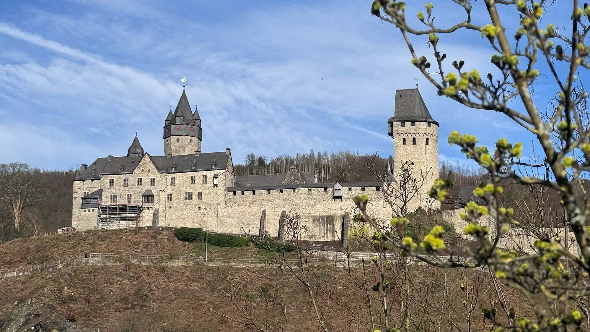 Burg Altena im Frühling