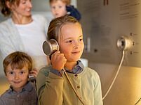 Hörstation im Museum der Burg Altena